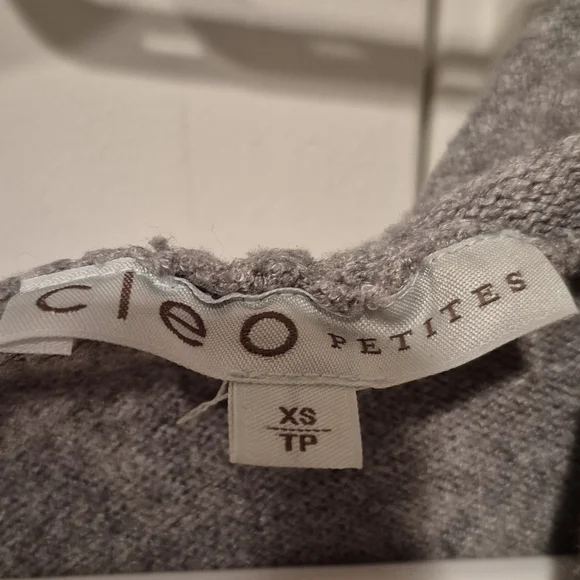 Cardigans - Picture 8 of 9